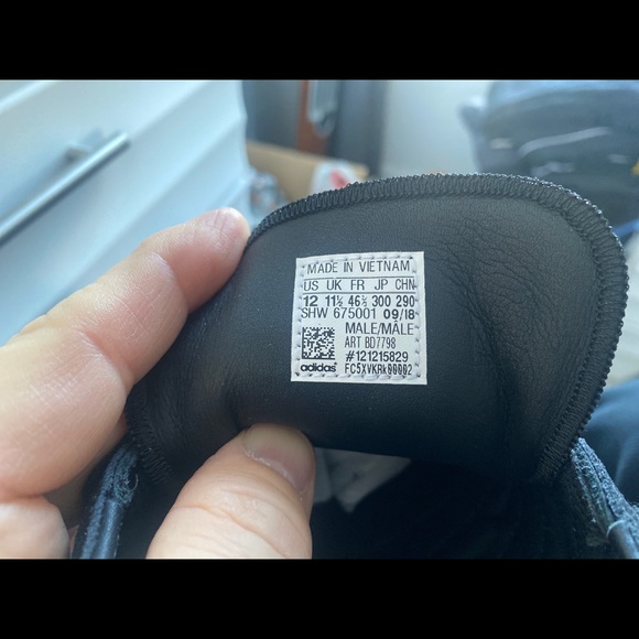 Adidas sneakers new no tags - Picture 3 of 5